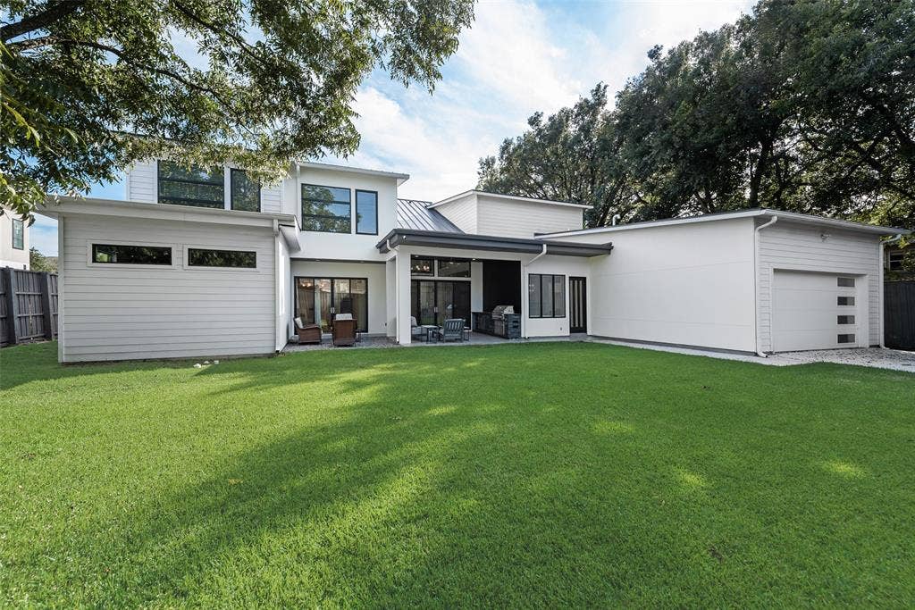 6411 Royal Lane, Dallas, TX 75230 6411 Royal Lane, Dallas, TX 75230