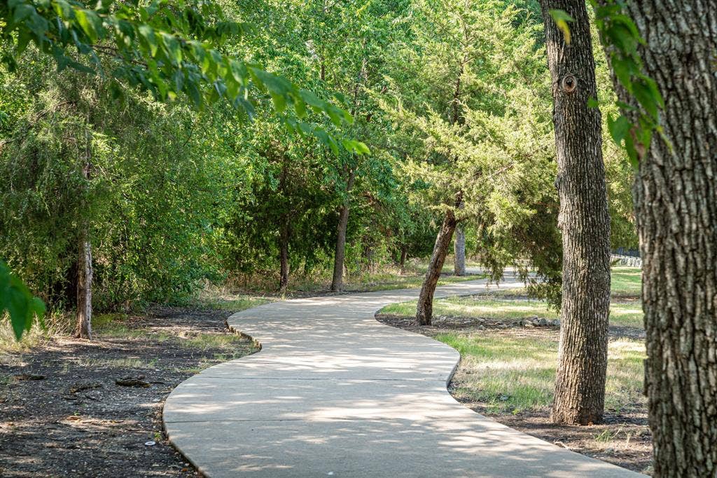 Lots of nature trails.