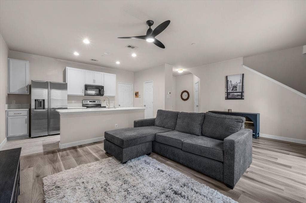2200 Oklahoma Avenue, Plano, TX 75074 2200 Oklahoma Avenue, Plano, TX 75074