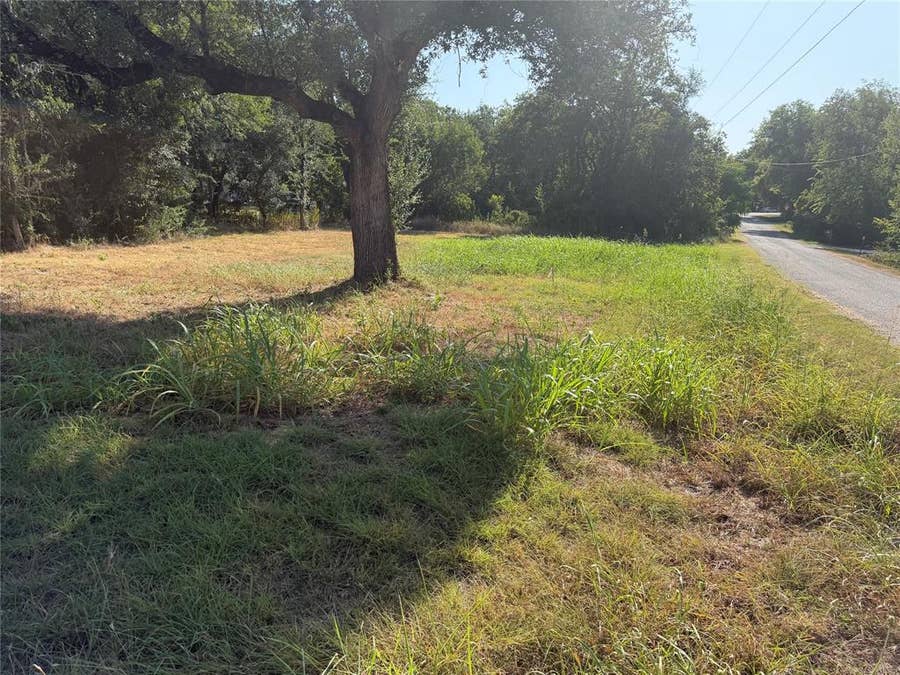 Property photo for 3101 Leo Road, Granbury, TX