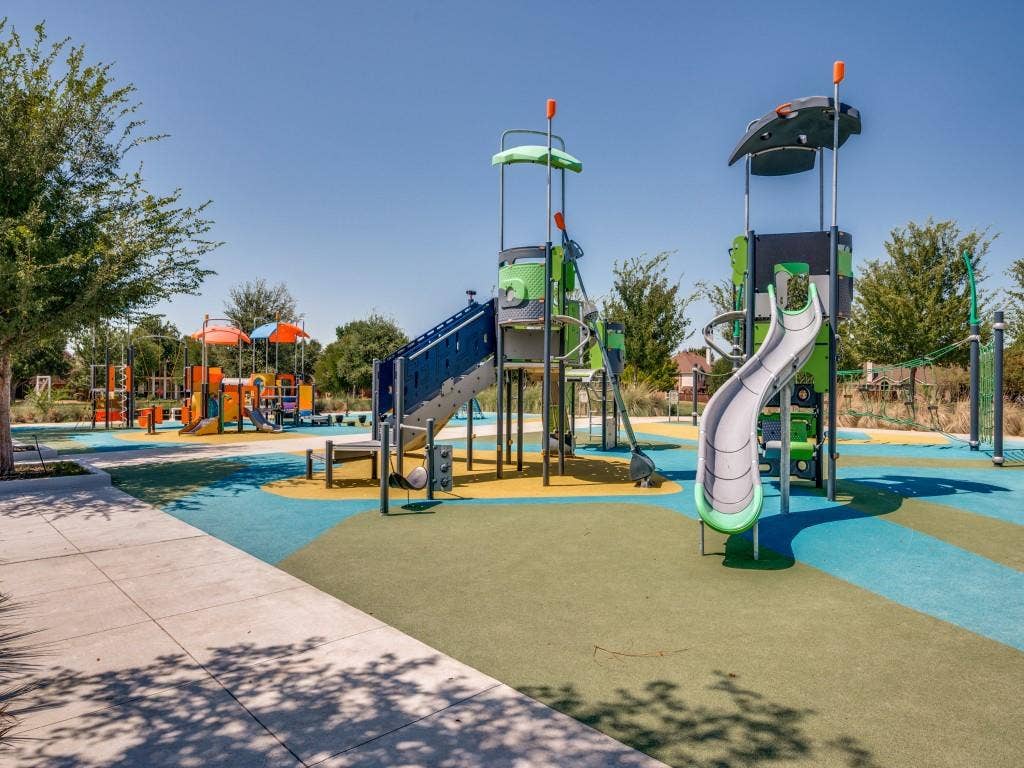 5648 Sims Way, Frisco, TX 75035 Park across the street