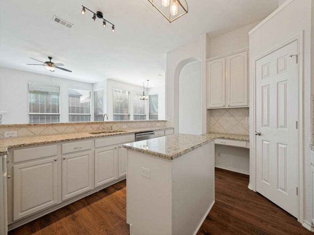 5648 Sims Way, Frisco, TX 75035 5648 Sims Way, Frisco, TX 75035