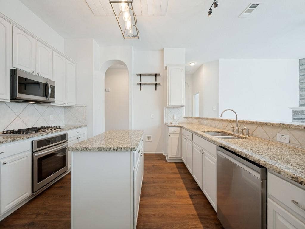 5648 Sims Way, Frisco, TX 75035 5648 Sims Way, Frisco, TX 75035
