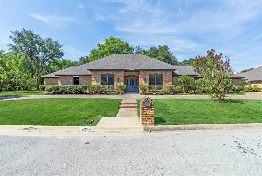 Property photo for 6812 Battle Creek Road, Fort Worth, TX