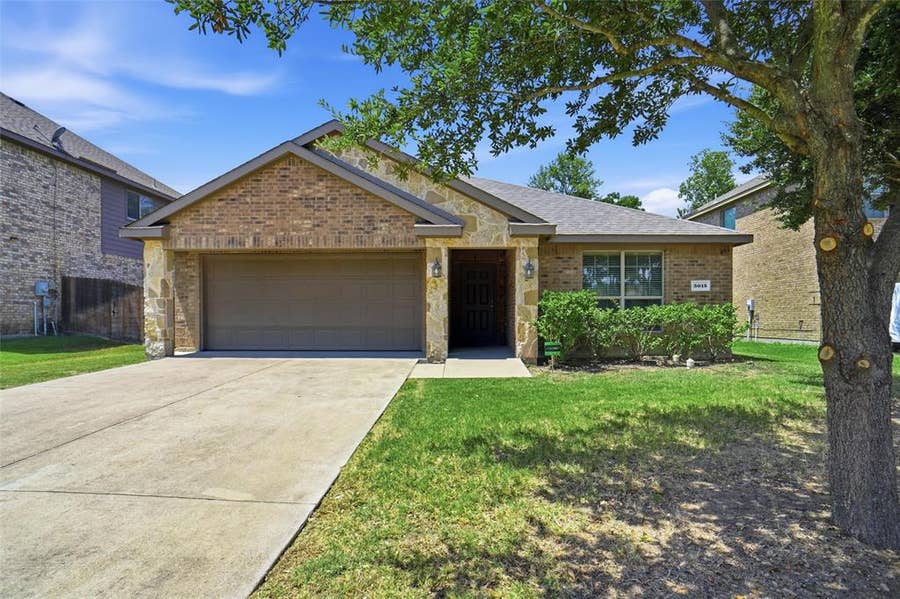Property photo for 3015 Briarbrook Drive, Seagoville, TX