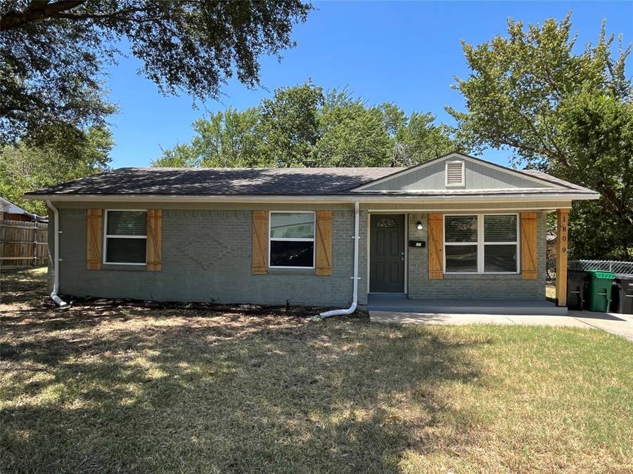 Property photo for 1809 Sycamore Drive, Mesquite, TX