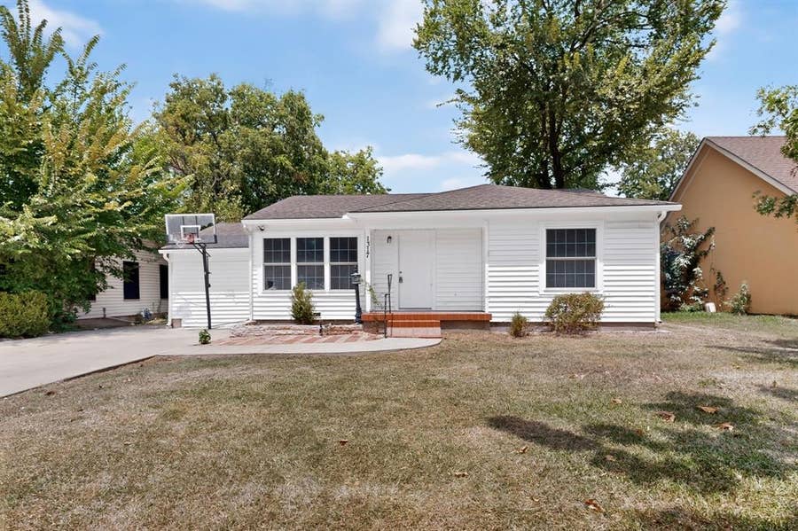 Property photo for 1317 Lakeside Drive, Garland, TX