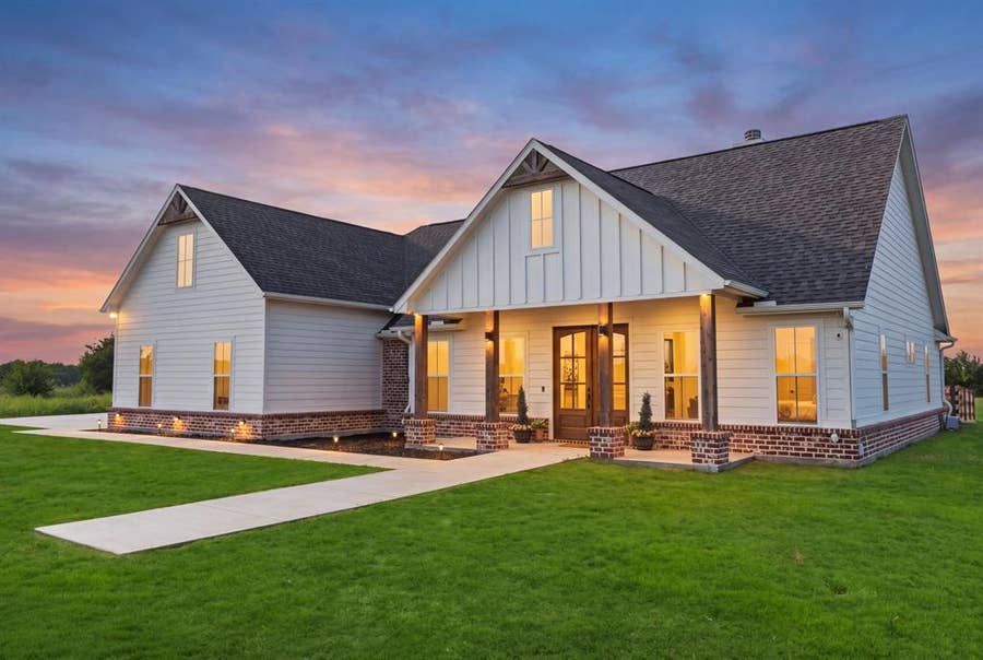 Property photo for 5692 County Road 1093, Celeste, TX