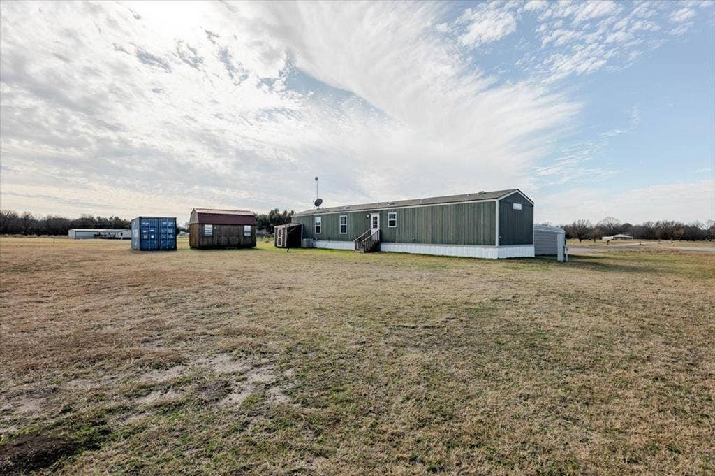 126 Starry Sky Court, Springtown, TX 76082 Another view of the back of the property.