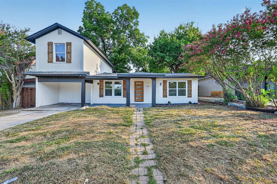 Property photo for 1721 IDA Street, Arlington, TX