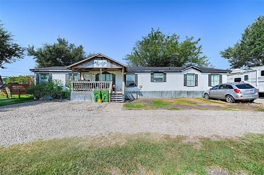 Property photo for 138 Tanners Farm Road, Ferris, TX