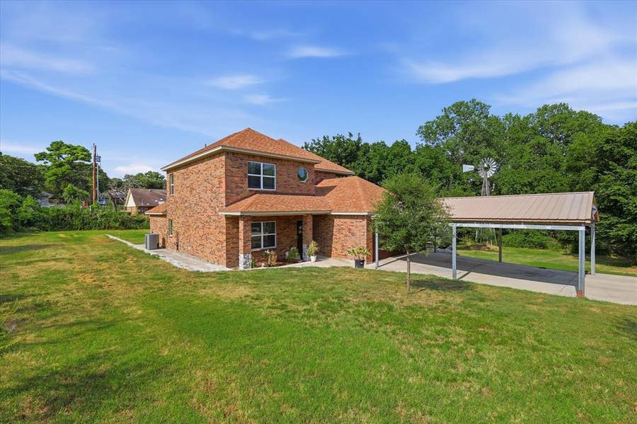 Property photo for 7200 Courtney Drive, Azle, TX
