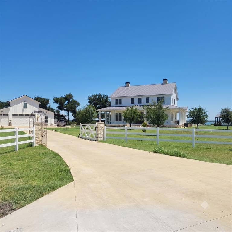 1621 Sundown Drive, Woodway, TX 76712 Main home and seperate garage with attached shop and upstairs movie room