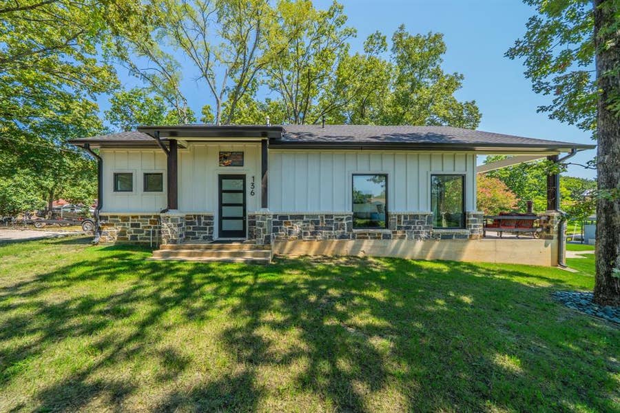 Property photo for 136 Deer Park Loop, Mabank, TX