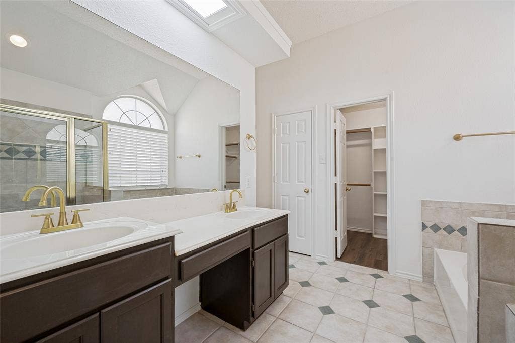 1521 Morrison Drive, Fort Worth, TX 76112