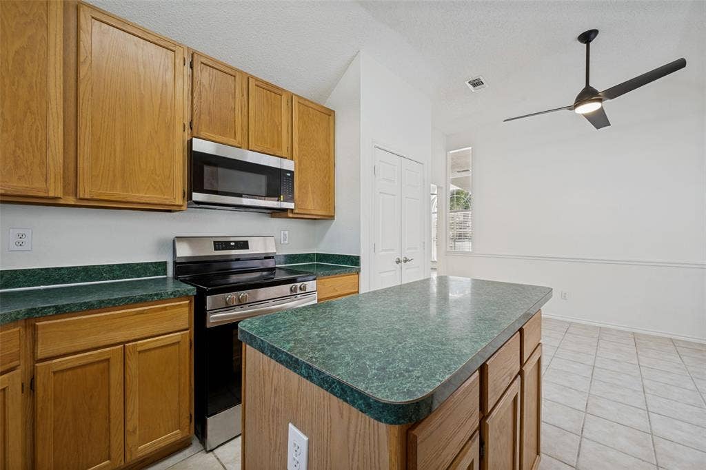 1521 Morrison Drive, Fort Worth, TX 76112