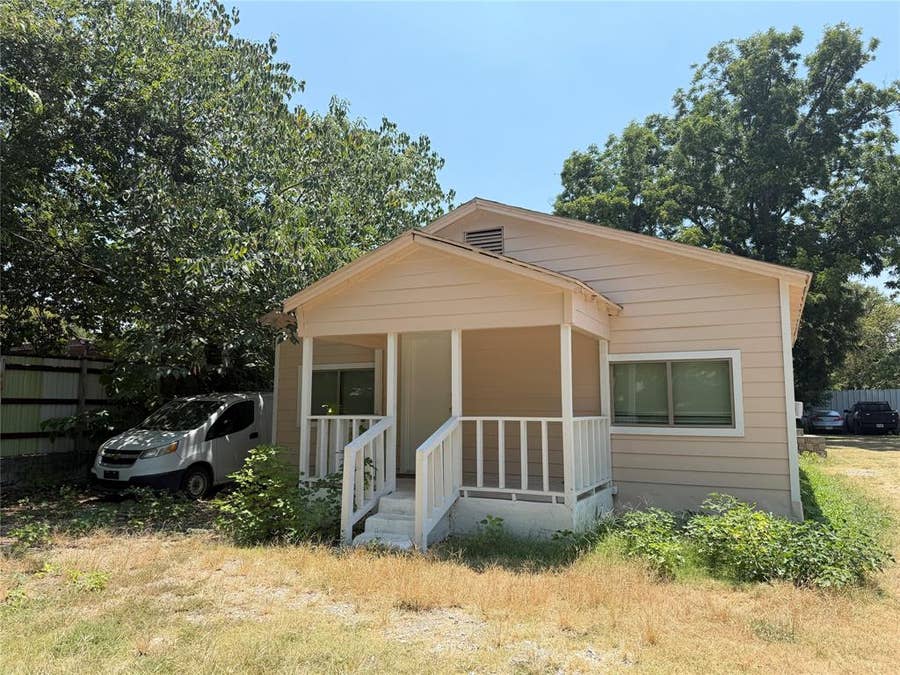 Property photo for 6010 Chippewa Drive, Dallas, TX