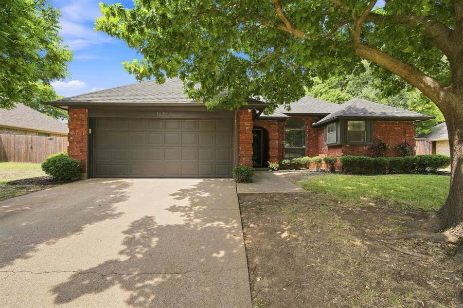 Property photo for 1635 S 5th Street, Midlothian, TX