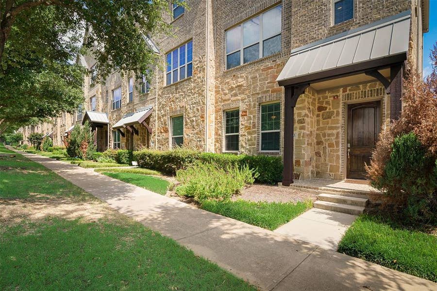 Property photo for 503 W Royal Lane, Irving, TX
