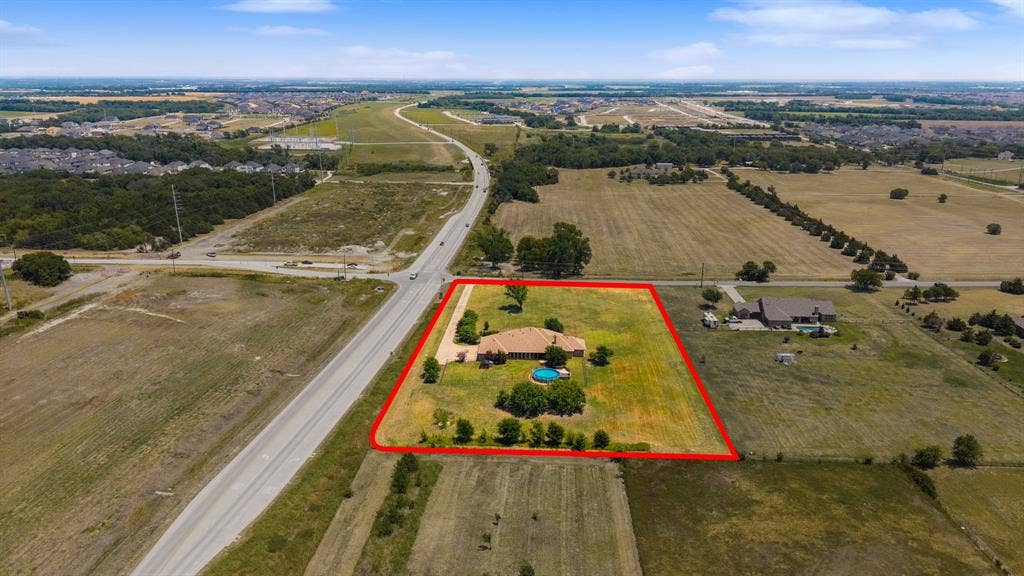 2113 S Coit Road, Celina, TX 75009 2113 S Coit Road, Celina, TX 75009