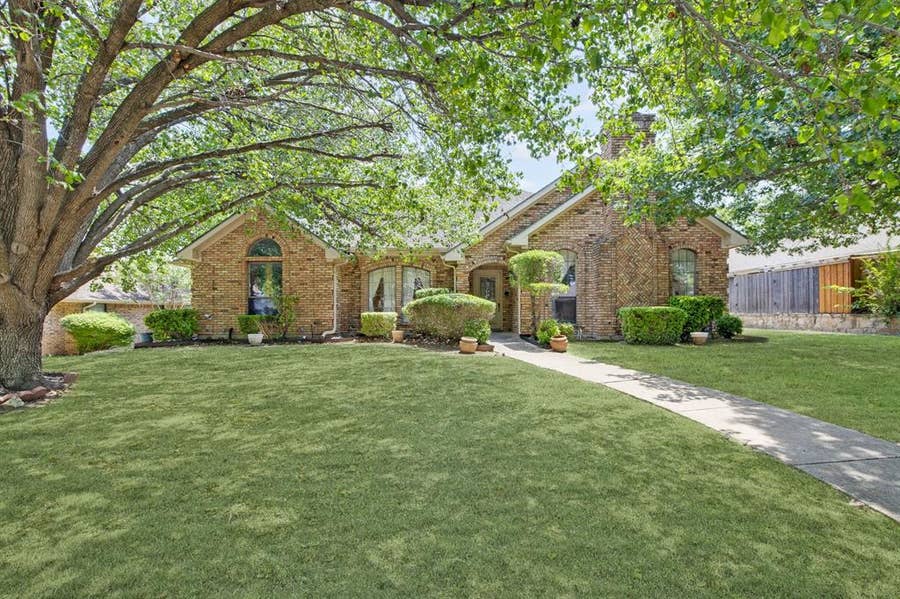 Property photo for 1416 Sagewood Drive, DeSoto, TX