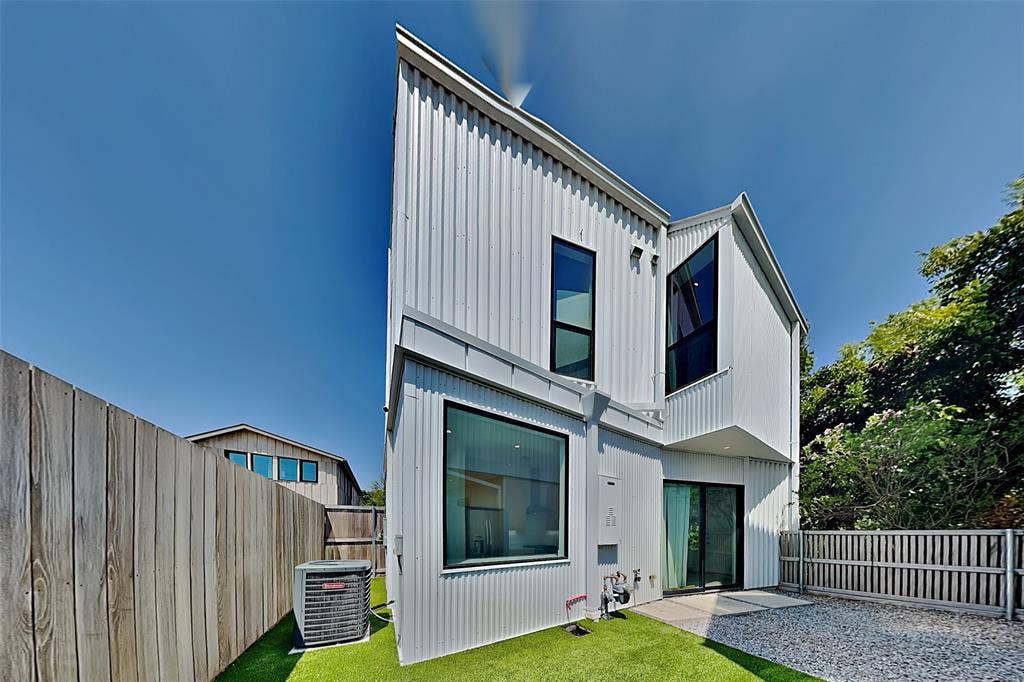 904 Blackland Court, Dallas, TX 75243 904 Blackland Court, Dallas, TX 75243