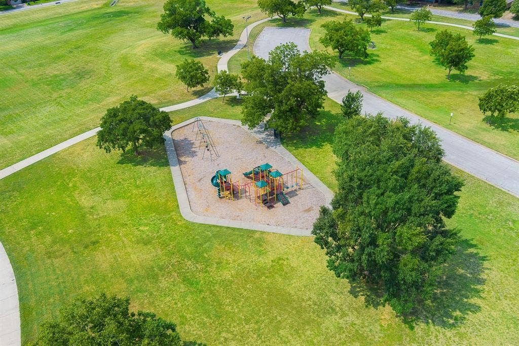 1815 Lakemont Drive, Arlington, TX 76013 1815 Lakemont Drive, Arlington, TX 76013