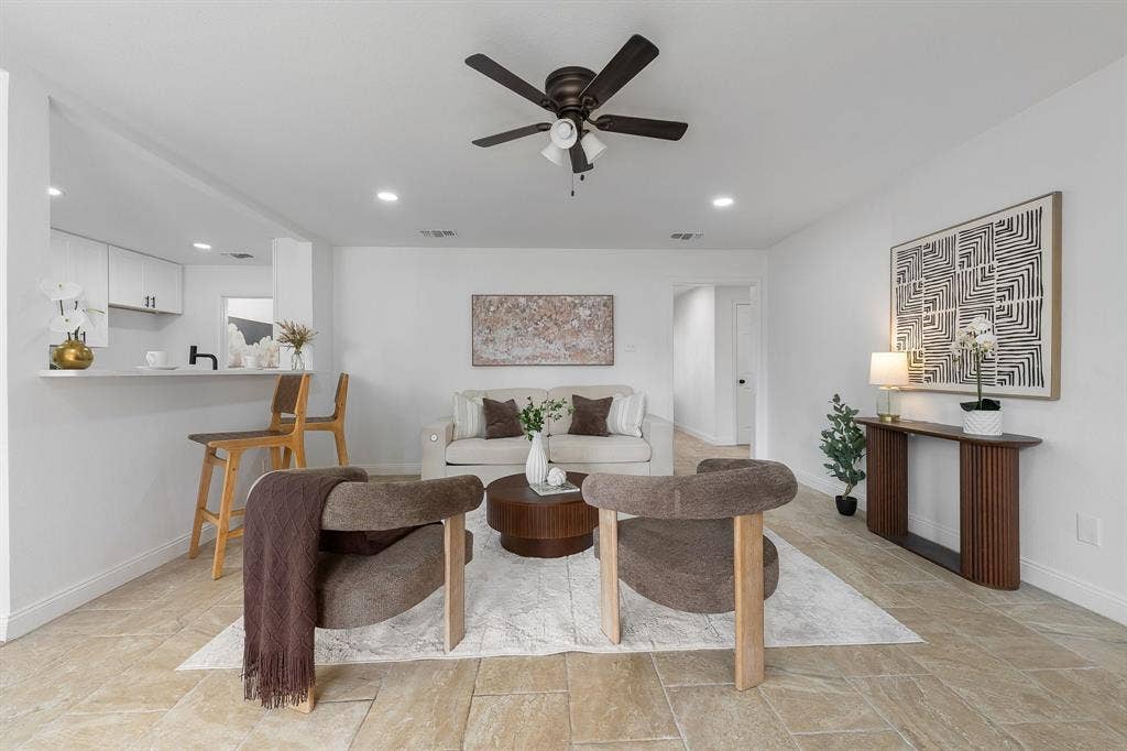 1815 Lakemont Drive, Arlington, TX 76013 1815 Lakemont Drive, Arlington, TX 76013