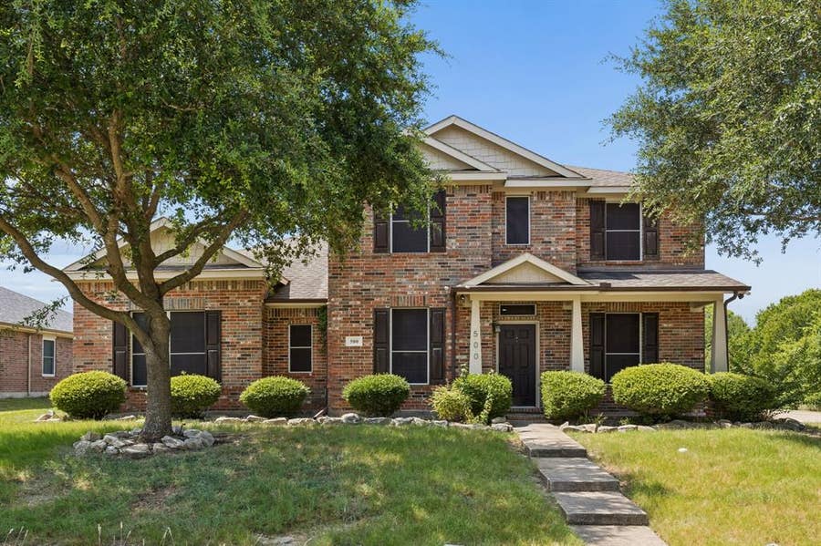 Property photo for 500 Golden Bell Drive, Glenn Heights, TX