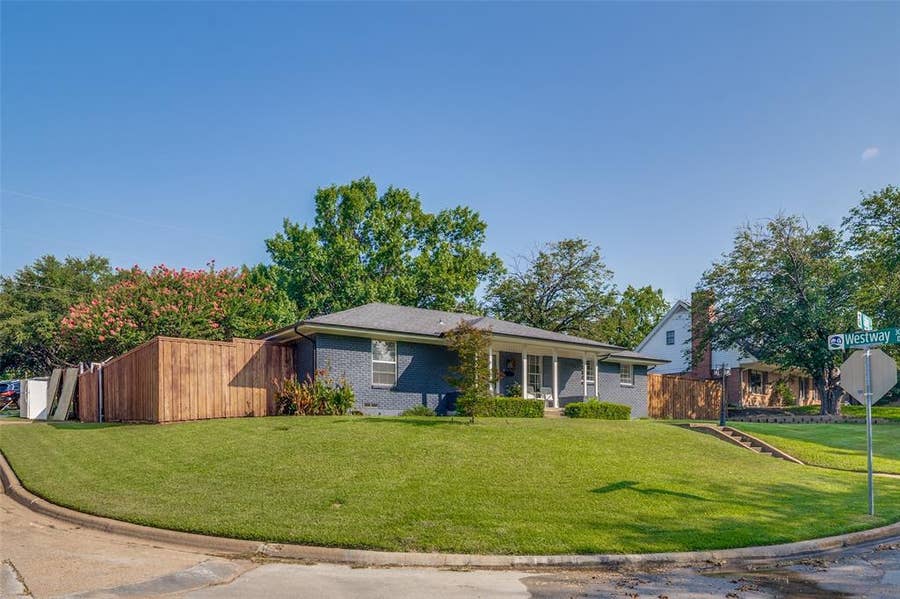 Property photo for 301 Valley Drive, Rockwall, TX