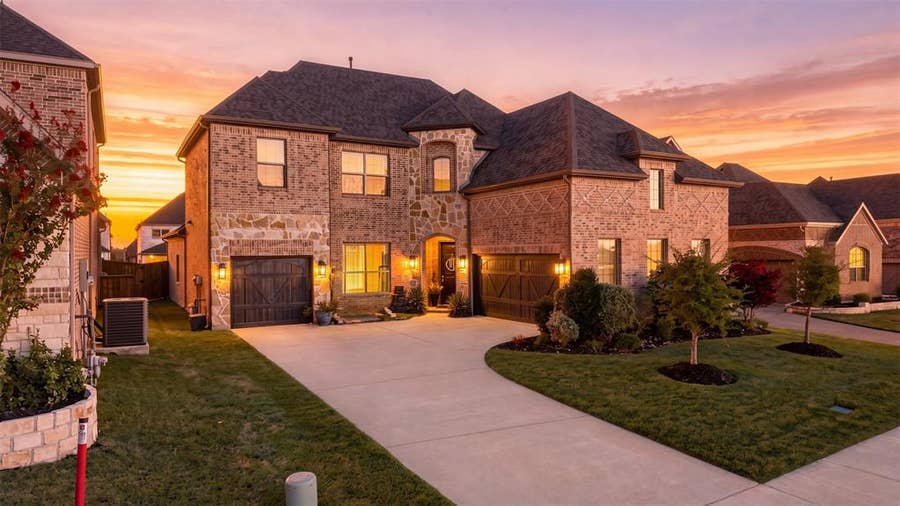 Property photo for 617 Nakoma Drive, Rockwall, TX