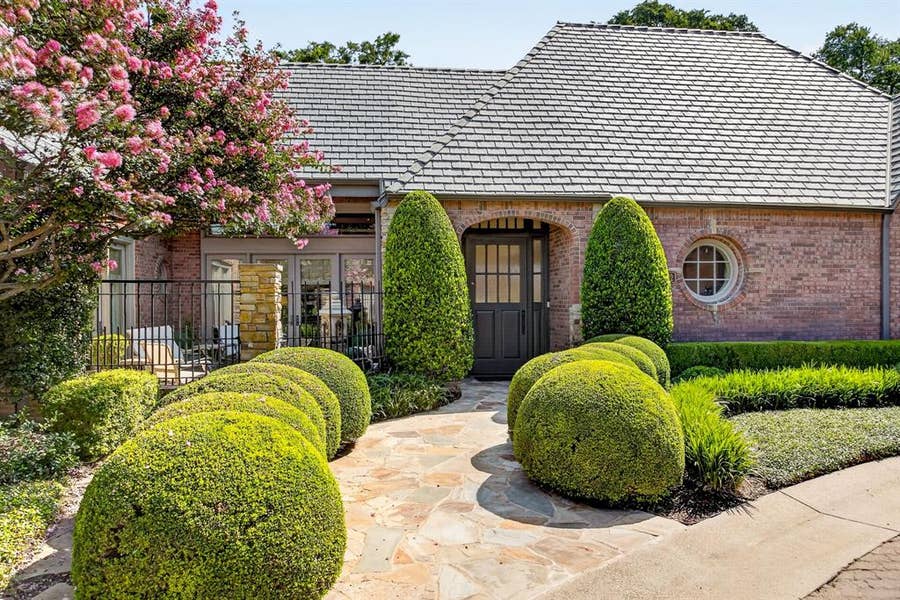Property photo for 4902 Westbriar Drive, Fort Worth, TX