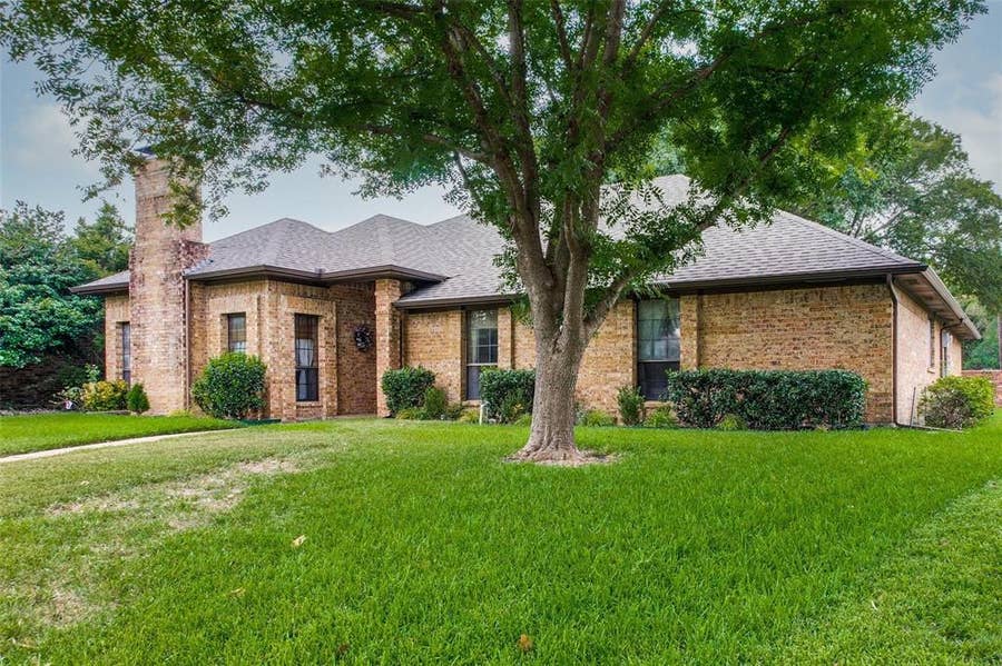 Property photo for 702 Mount Vernon Drive, Richardson, TX