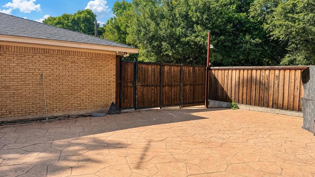 1917 Shady Glen Lane, Dallas, TX 75232 1917 Shady Glen Lane, Dallas, TX 75232