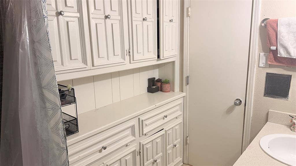 1917 Shady Glen Lane, Dallas, TX 75232 1917 Shady Glen Lane, Dallas, TX 75232
