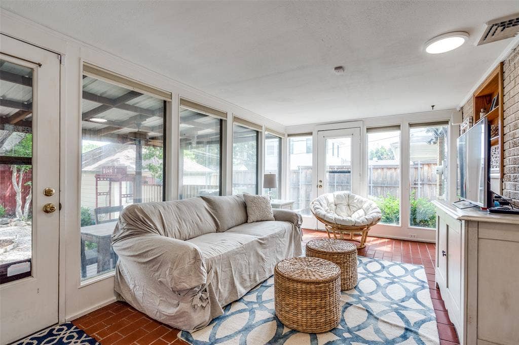 6933 Westlake Avenue, Dallas, TX 75214 6933 Westlake Avenue, Dallas, TX 75214