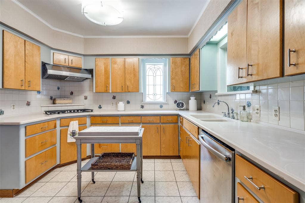 6933 Westlake Avenue, Dallas, TX 75214 6933 Westlake Avenue, Dallas, TX 75214
