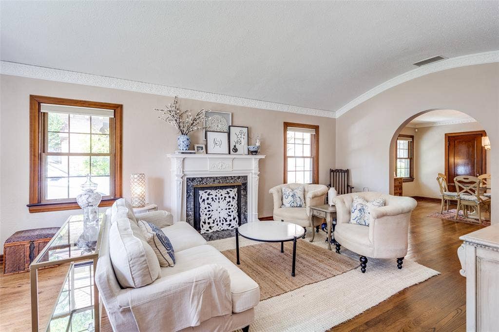 6933 Westlake Avenue, Dallas, TX 75214 6933 Westlake Avenue, Dallas, TX 75214