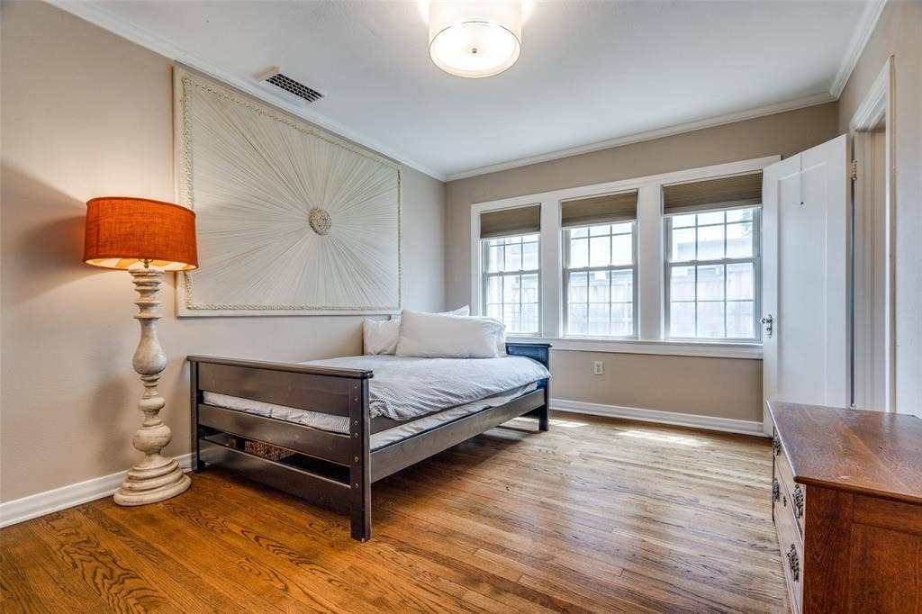 6933 Westlake Avenue, Dallas, TX 75214 6933 Westlake Avenue, Dallas, TX 75214