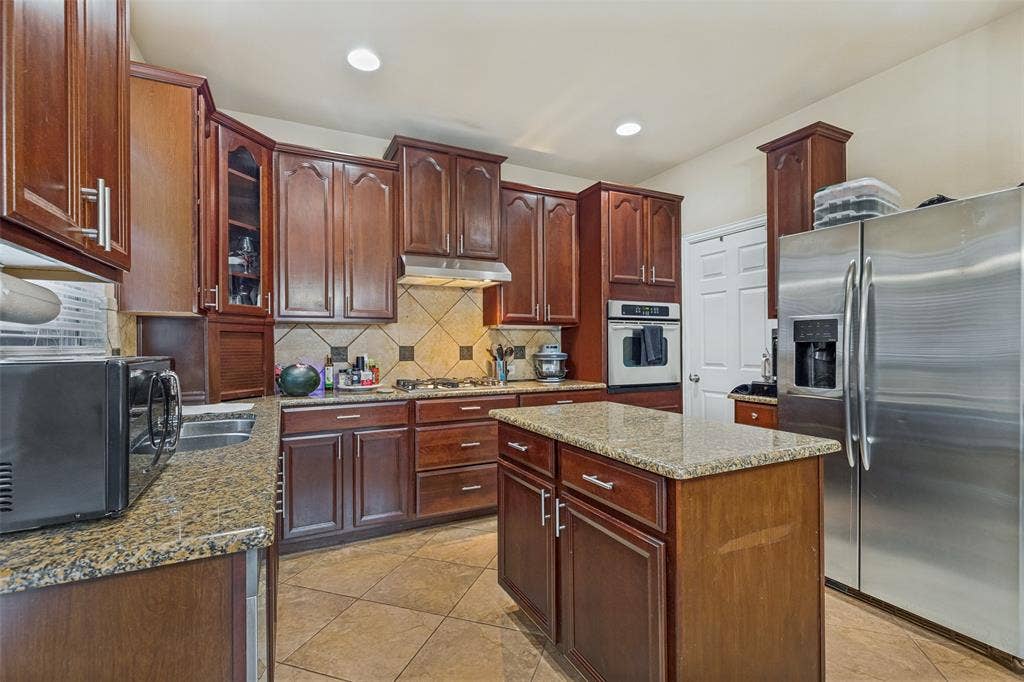3501 Meridian Drive, McKinney, TX 75070 3501 Meridian Drive, McKinney, TX 75070