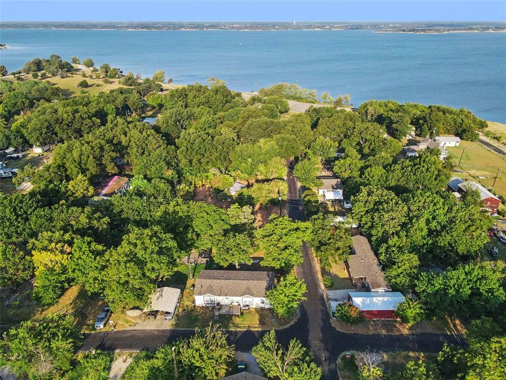 000 County Road 930, Nevada, TX 75173 Close to Lake Lavon. All outlines of property are approximate