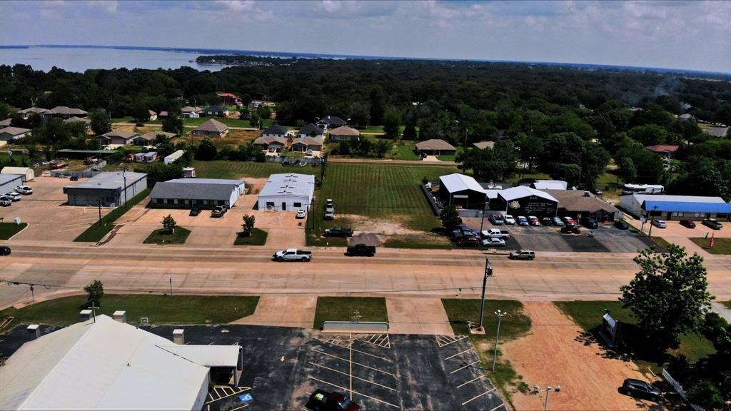 2618 W Main Street, Gun Barrel City, TX 75156 2618 W Main Street, Gun Barrel City, TX 75156