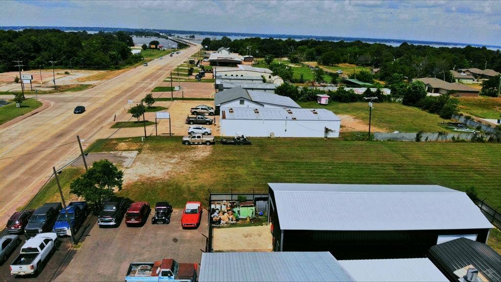 2618 W Main Street, Gun Barrel City, TX 75156 2618 W Main Street, Gun Barrel City, TX 75156