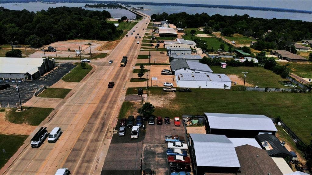 2618 W Main Street, Gun Barrel City, TX 75156 2618 W Main Street, Gun Barrel City, TX 75156