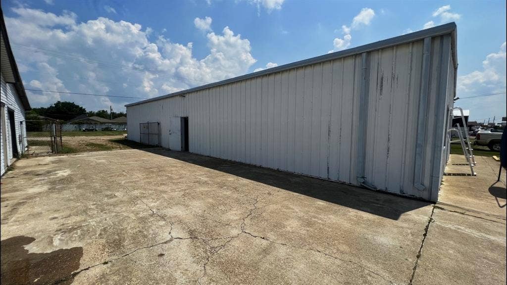 2618 W Main Street, Gun Barrel City, TX 75156 2618 W Main Street, Gun Barrel City, TX 75156