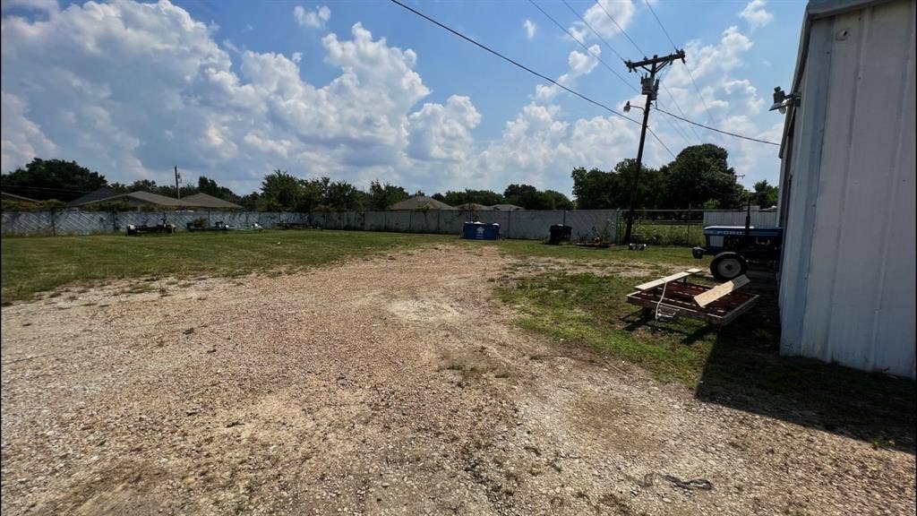 2618 W Main Street, Gun Barrel City, TX 75156 2618 W Main Street, Gun Barrel City, TX 75156