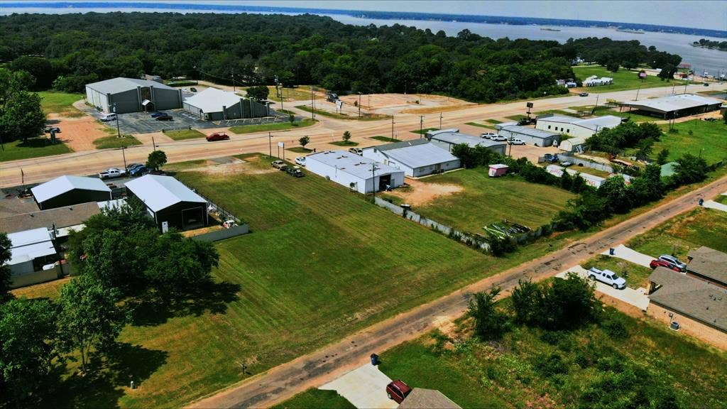 2618 W Main Street, Gun Barrel City, TX 75156 2618 W Main Street, Gun Barrel City, TX 75156