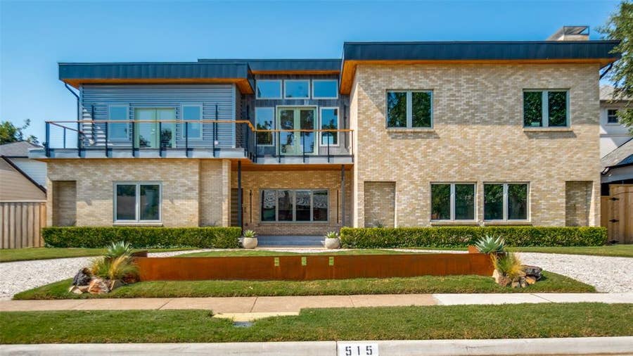 Property photo for 515 Aqua Drive, Dallas, TX