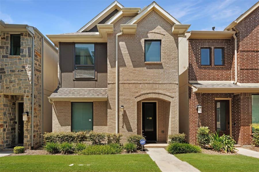 Property photo for 8234 Laflin Lane, Dallas, TX