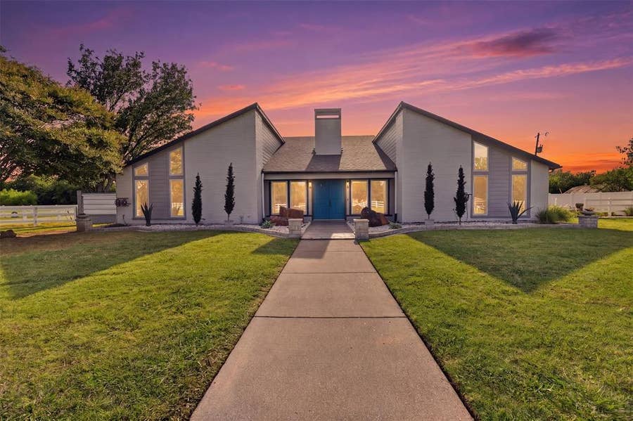 Property photo for 31 Rancho Drive N, Fort Worth, TX